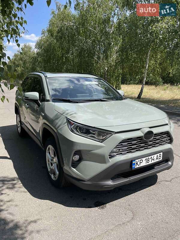 Позашляховик / Кросовер Toyota RAV4 2021 в Запоріжжі