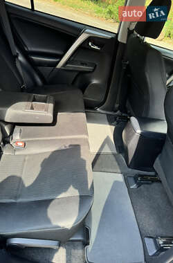 Внедорожник / Кроссовер Toyota RAV4 2013 в 