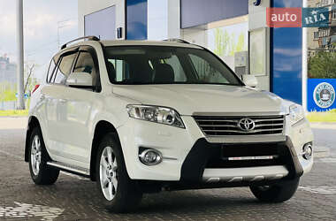 Внедорожник / Кроссовер Toyota RAV4 2011 в 