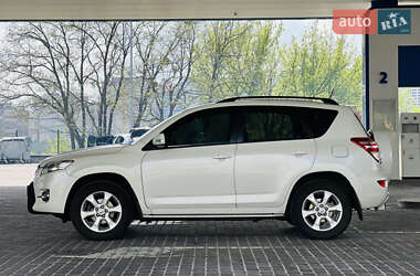 Внедорожник / Кроссовер Toyota RAV4 2011 в 