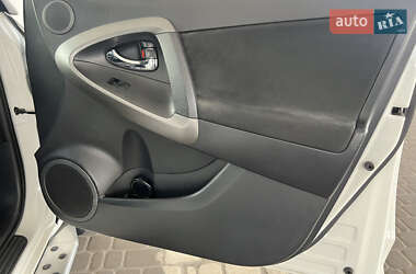 Внедорожник / Кроссовер Toyota RAV4 2011 в 
