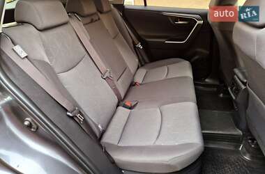 Внедорожник / Кроссовер Toyota RAV4 2020 в 