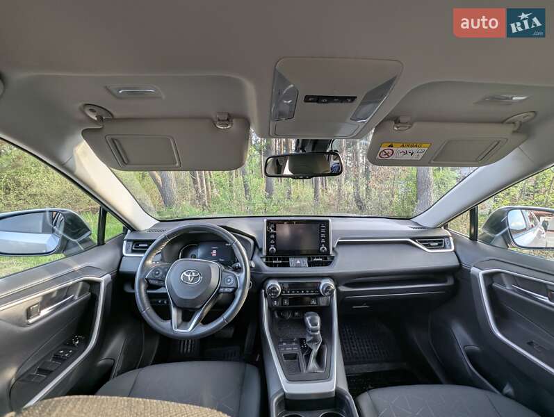 Позашляховик / Кросовер Toyota RAV4 2019 в Львові