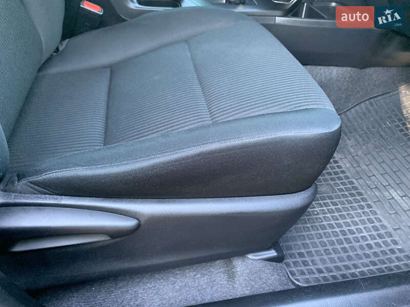 Внедорожник / Кроссовер Toyota RAV4 2016 в Львове