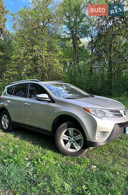 Позашляховик / Кросовер Toyota RAV4 2014 в 