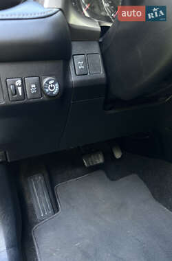 Позашляховик / Кросовер Toyota RAV4 2014 в 