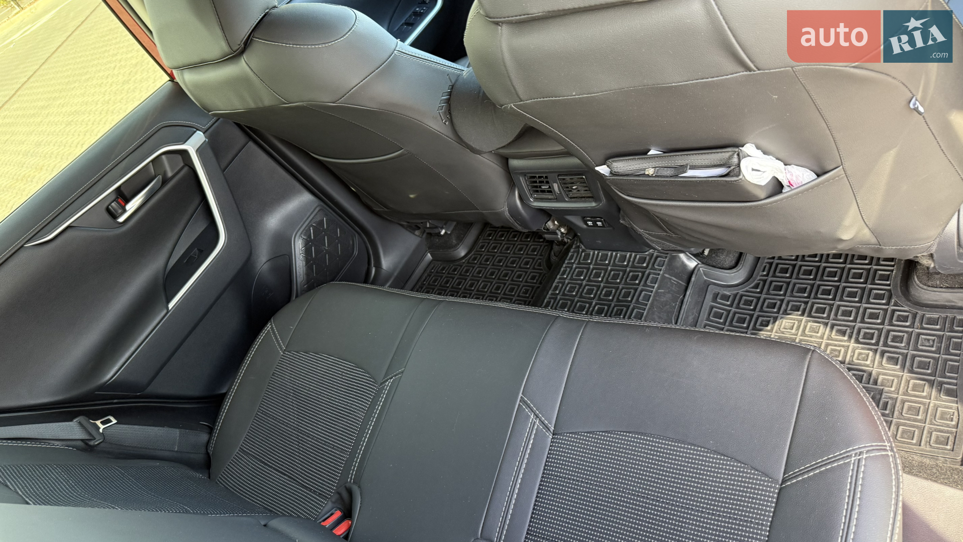 2019 Toyota RAV 4 - мініатюра 11