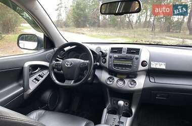 Внедорожник / Кроссовер Toyota RAV4 2010 в 