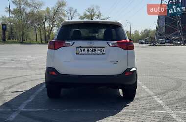 Внедорожник / Кроссовер Toyota RAV4 2013 в 
