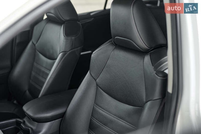 Позашляховик / Кросовер Toyota RAV4 2020 в Львові фото 11 Позашляховик / Кросовер Toyota RAV4 2020 в Львові