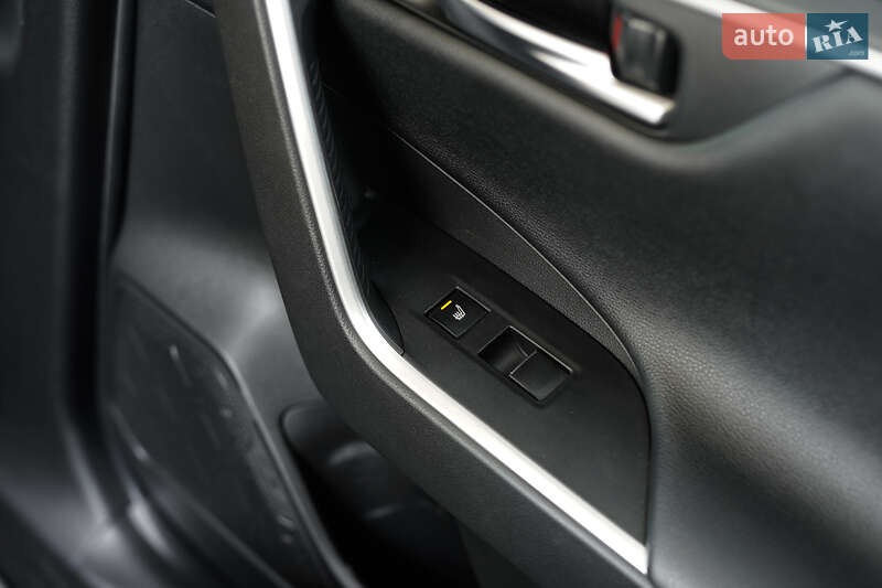 Позашляховик / Кросовер Toyota RAV4 2020 в Львові фото 34 Позашляховик / Кросовер Toyota RAV4 2020 в Львові