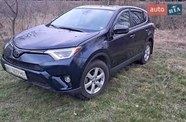 Внедорожник / Кроссовер Toyota RAV4 2018 в 