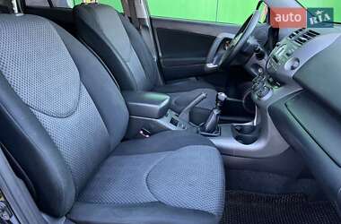 Внедорожник / Кроссовер Toyota RAV4 2008 в 