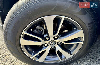Внедорожник / Кроссовер Toyota RAV4 2016 в 