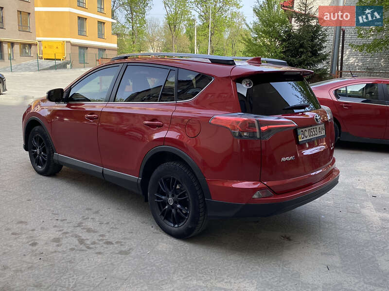 Внедорожник / Кроссовер Toyota RAV4 2016 в Львове