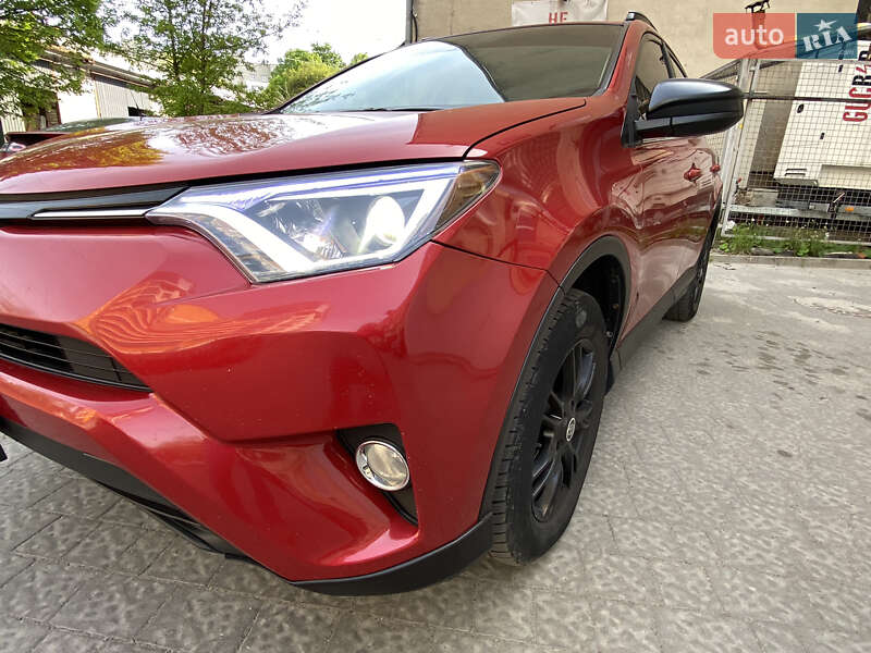 Внедорожник / Кроссовер Toyota RAV4 2016 в Львове