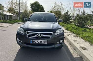 Внедорожник / Кроссовер Toyota RAV4 2010 в 