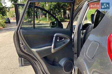 Внедорожник / Кроссовер Toyota RAV4 2010 в 