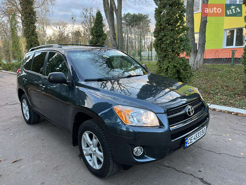 Позашляховик / Кросовер Toyota RAV4 2012 в 