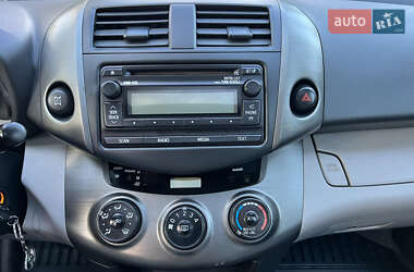 Позашляховик / Кросовер Toyota RAV4 2012 в 