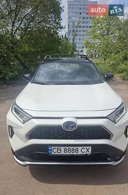 Позашляховик / Кросовер Toyota RAV4 2021 в 