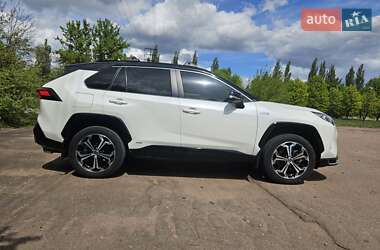 Позашляховик / Кросовер Toyota RAV4 2021 в 