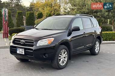 Внедорожник / Кроссовер Toyota RAV4 2007 в Сарнах