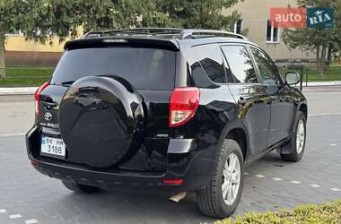 Внедорожник / Кроссовер Toyota RAV4 2007 в 