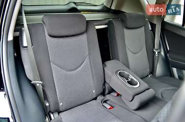 Позашляховик / Кросовер Toyota RAV4 2010 в 