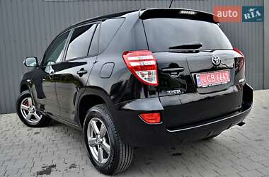 Позашляховик / Кросовер Toyota RAV4 2010 в 