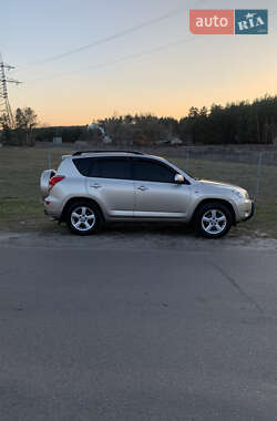 Внедорожник / Кроссовер Toyota RAV4 2006 в 