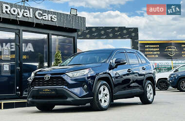Внедорожник / Кроссовер Toyota RAV4 2021 в 