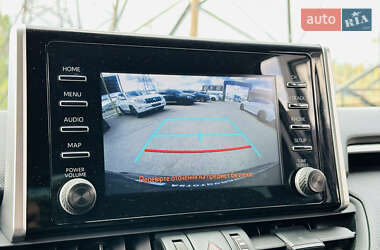 Внедорожник / Кроссовер Toyota RAV4 2021 в 