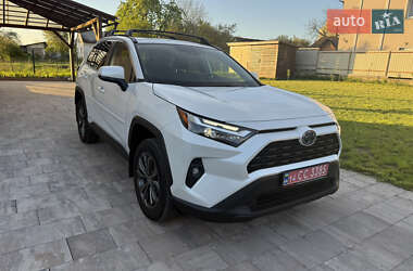 Внедорожник / Кроссовер Toyota RAV4 2024 в Львове