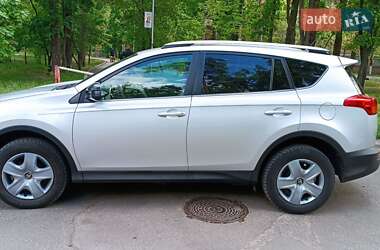 Позашляховик / Кросовер Toyota RAV4 2014 в 