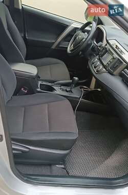 Позашляховик / Кросовер Toyota RAV4 2014 в 