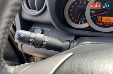 Внедорожник / Кроссовер Toyota RAV4 2006 в 