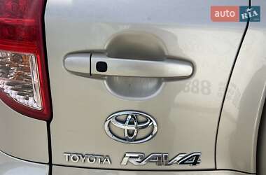 Внедорожник / Кроссовер Toyota RAV4 2006 в 