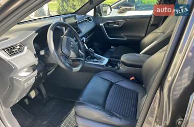 Внедорожник / Кроссовер Toyota RAV4 2019 в 