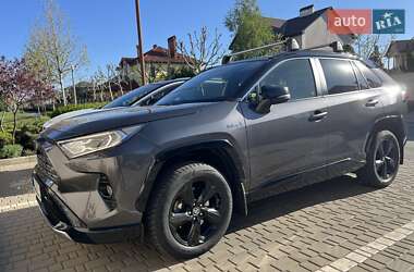Внедорожник / Кроссовер Toyota RAV4 2019 в 