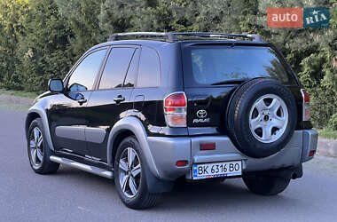 Внедорожник / Кроссовер Toyota RAV4 2003 в 