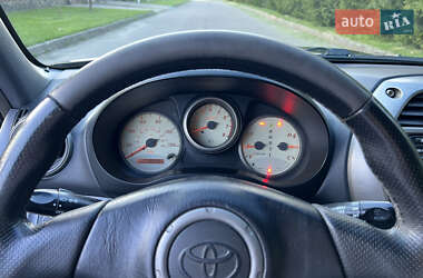 Внедорожник / Кроссовер Toyota RAV4 2003 в 