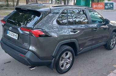 Позашляховик / Кросовер Toyota RAV4 2022 в 