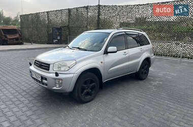 Внедорожник / Кроссовер Toyota RAV4 2002 в Ирпене