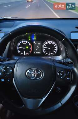 Внедорожник / Кроссовер Toyota RAV4 2017 в 