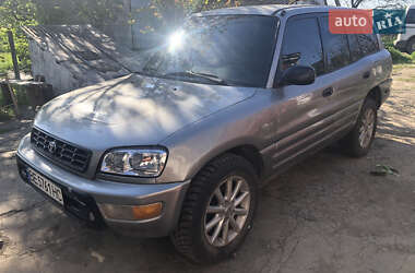 Позашляховик / Кросовер Toyota RAV4 2000 в Снігурівці