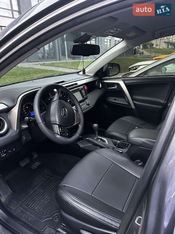 Позашляховик / Кросовер Toyota RAV4 2014 в Львові