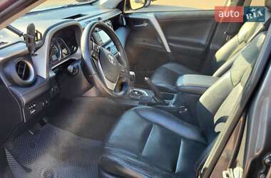 Внедорожник / Кроссовер Toyota RAV4 2013 в 