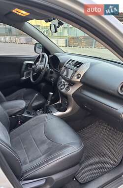 Внедорожник / Кроссовер Toyota RAV4 2008 в 