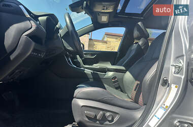 Позашляховик / Кросовер Toyota RAV4 2020 в 